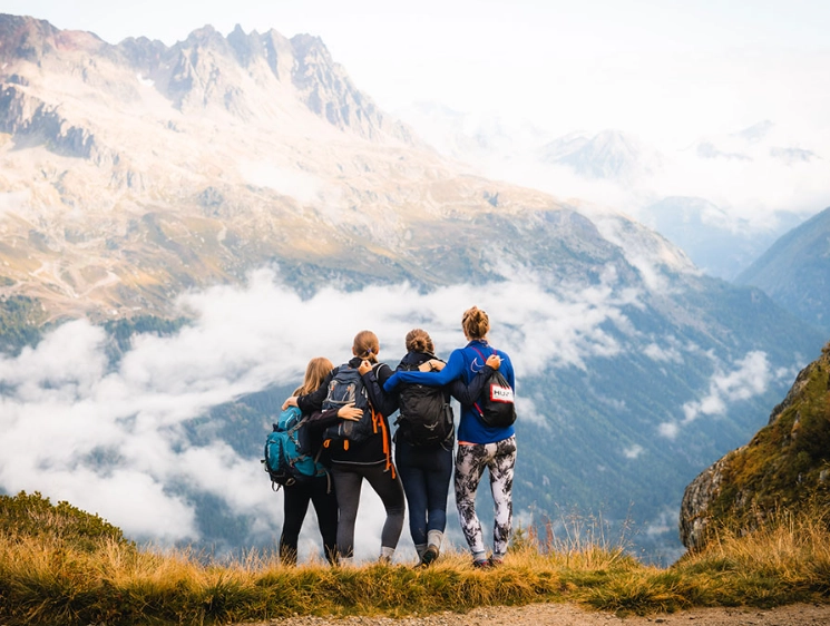 benefits of hiking with a group benefits of hiking with a group