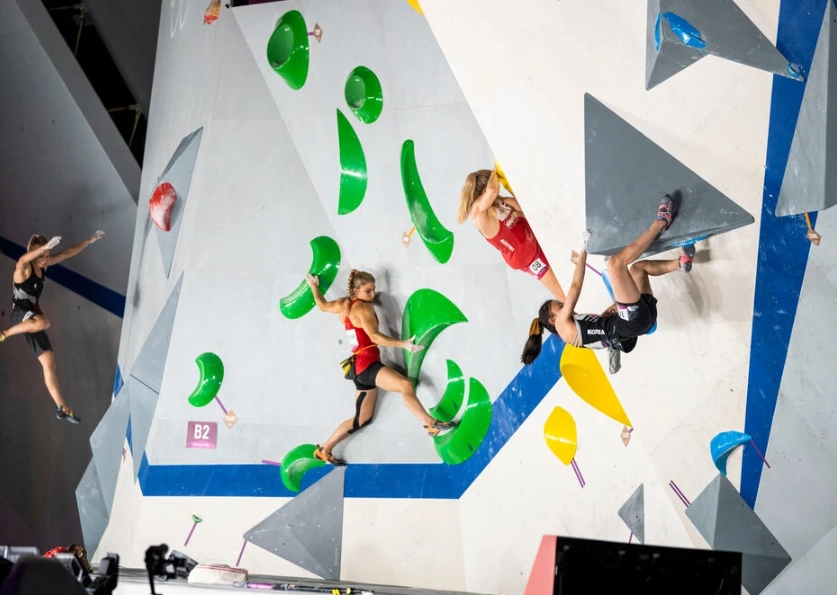 how to enter climbing competitions