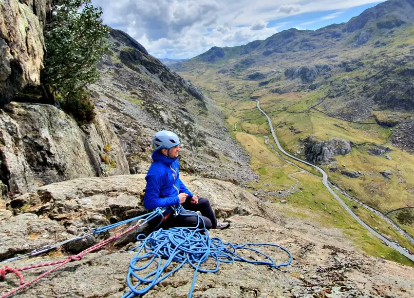 indoor rock climbing classes
