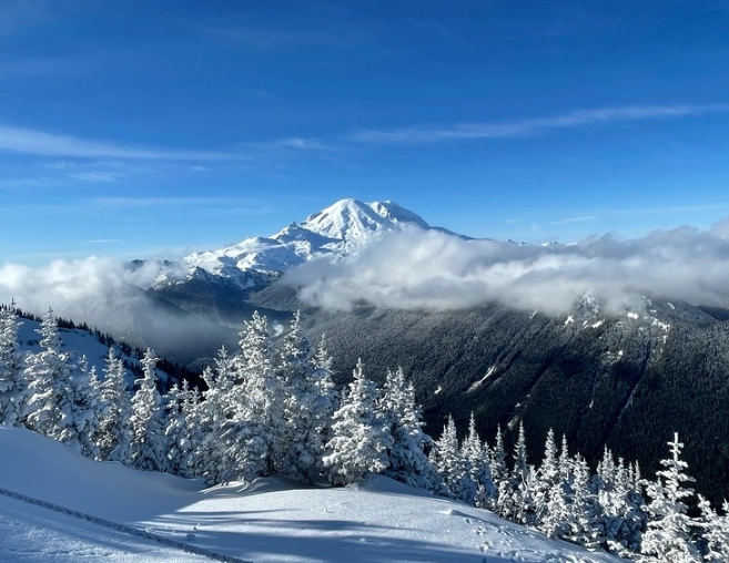 Mountain Weather Explained: A Hiker's Guide to Staying Safe and Prepared