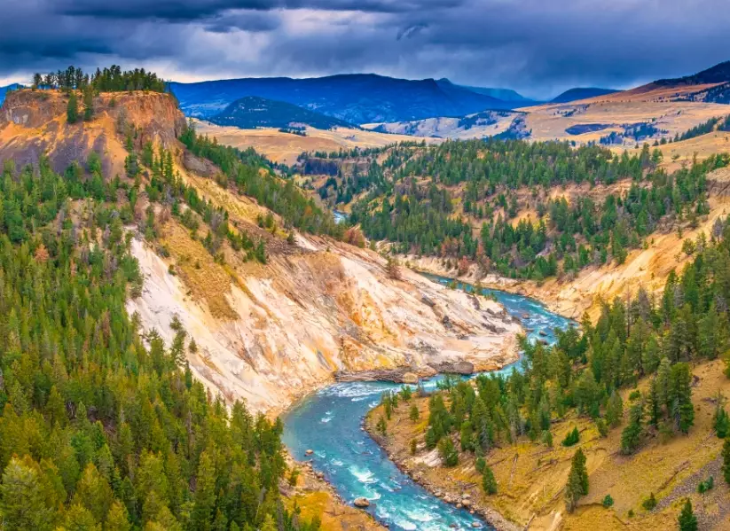 Yellowstone travel guide Yellowstone travel guide