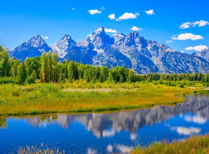 Grand Teton National Park: Your Complete Guide to Hiking, Wildlife & Views