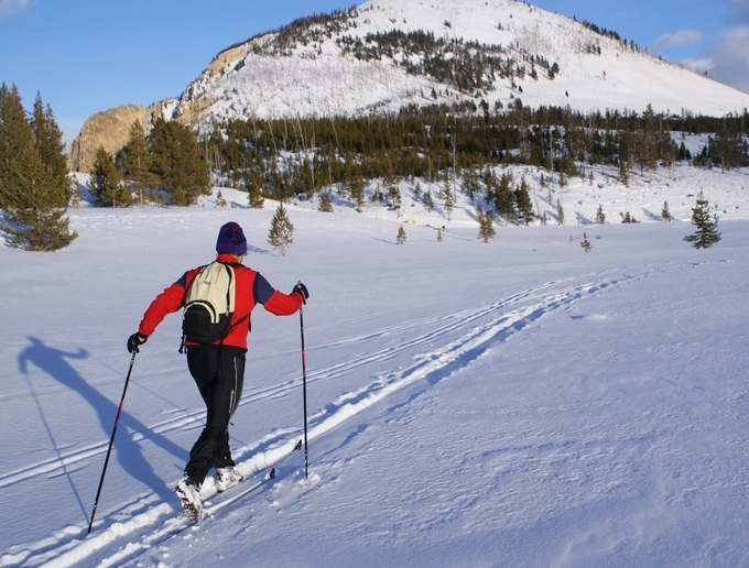 Cross-Country Skiing in National Parks: Ultimate Guide to Trails, Tips & Best Destinations