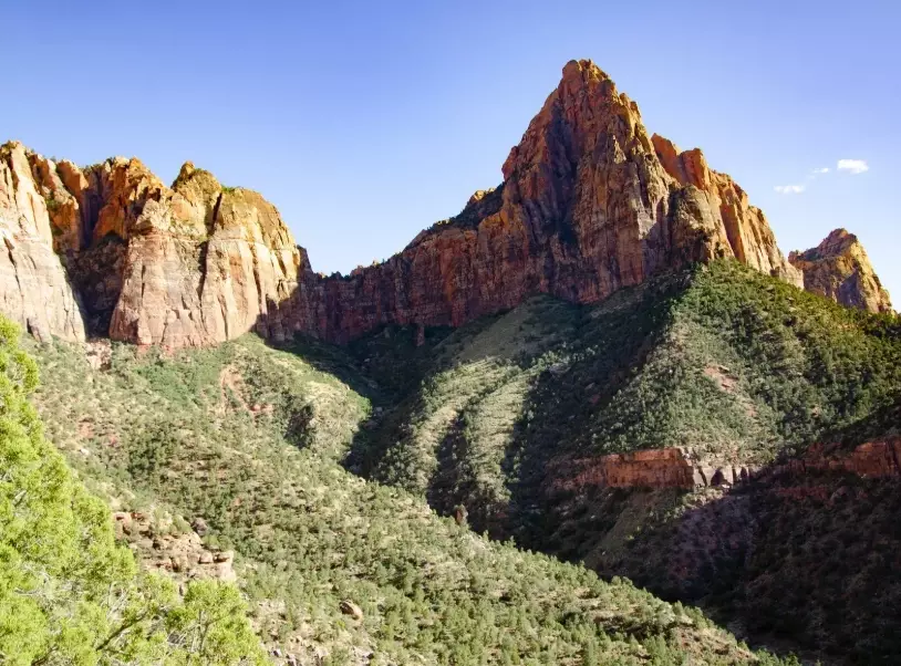 Watchman Trail Zion: A Complete Guide to the Park's Best Easy Hike