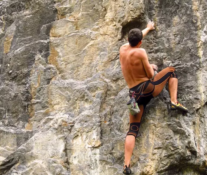 calories burned rock climbing