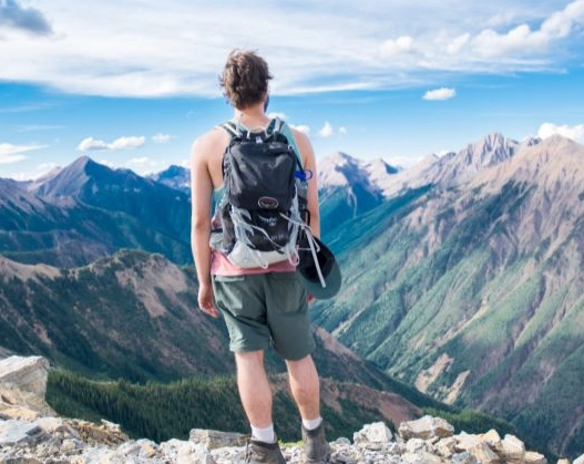 Hiking vs Mountain Climbing: Key Differences and How to Choose