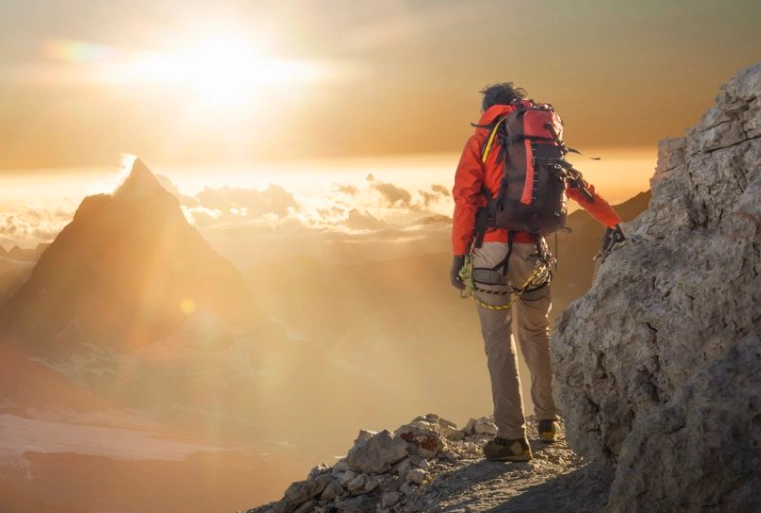 difference between hiking and climbing difference between hiking and climbing