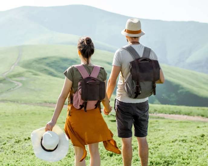 backpacking vs hiking