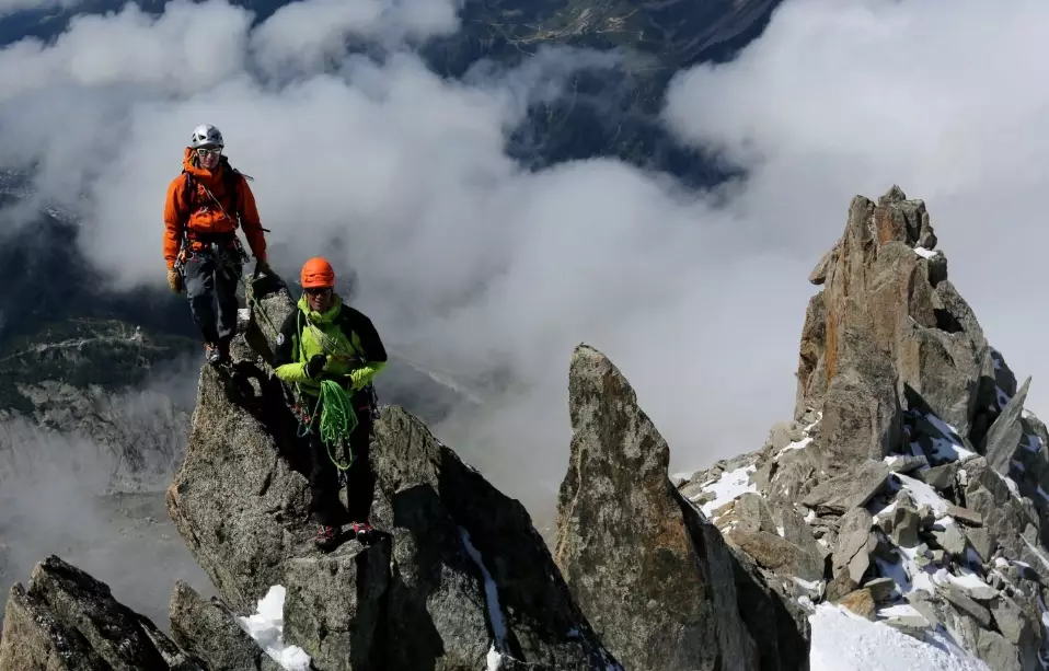 mountain climbing safety tips