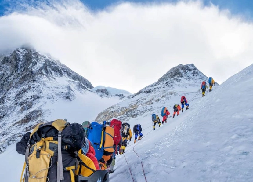 how many days to summit Everest