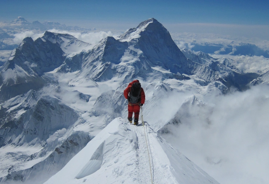 climb Mount Everest cost