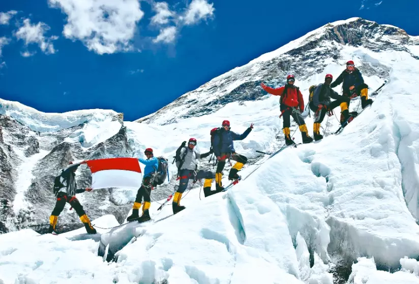 climb Mount Everest without cost climb Mount Everest without cost