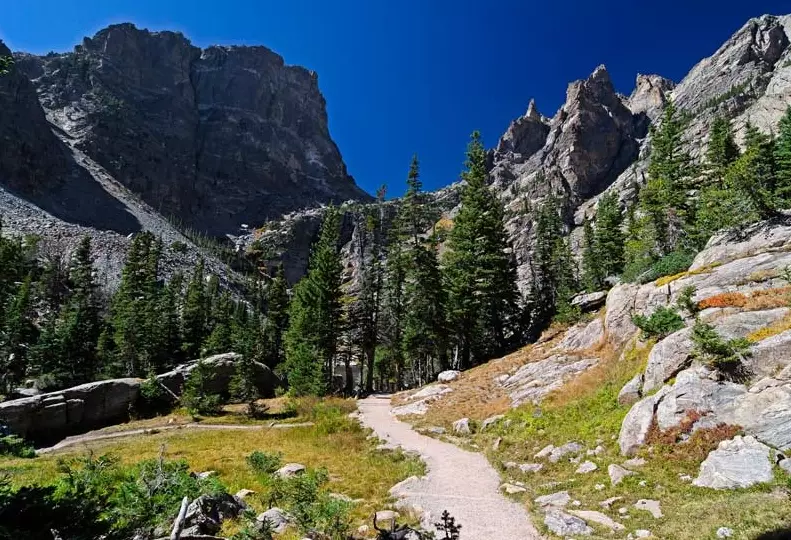 Hiking the Rockies: Top 5 Famous Trails & How to Choose Yours