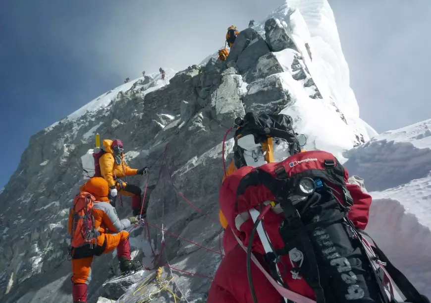 Mount Everest climbing cost Mount Everest climbing cost