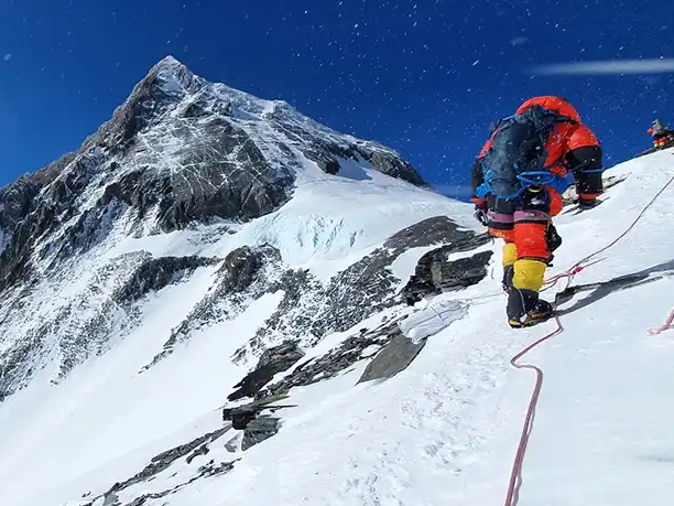 Everest summit window