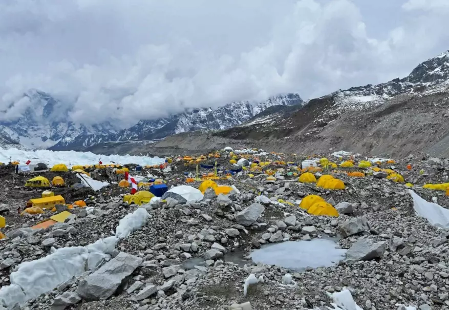 Everest climbing fatalities