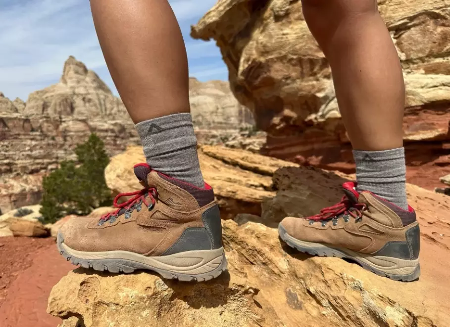 Ultimate Guide to Hiking Socks for Women: Choose, Buy & Care