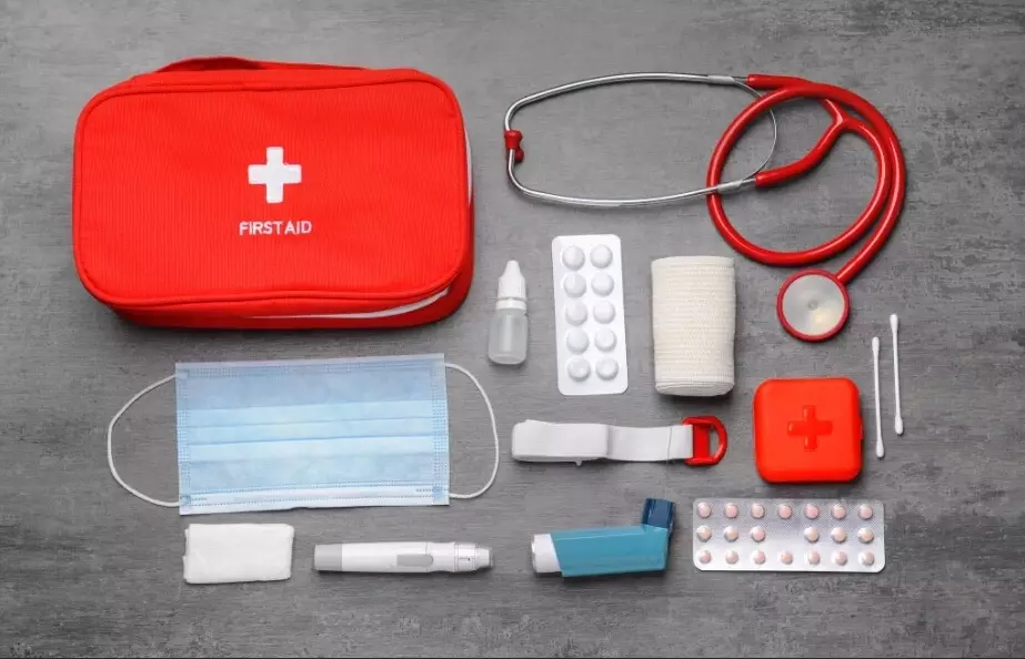 What are the 20 contents of the first aid box?