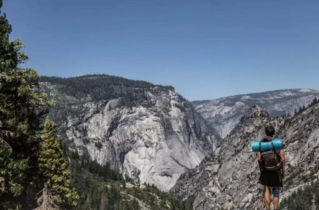 how to minimize impact while hiking