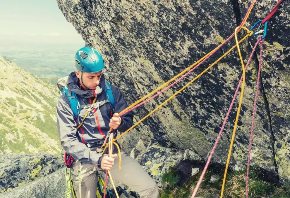 belaying definition belaying definition
