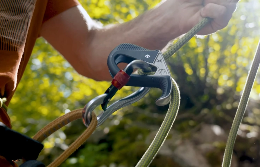 how to choose a belay device