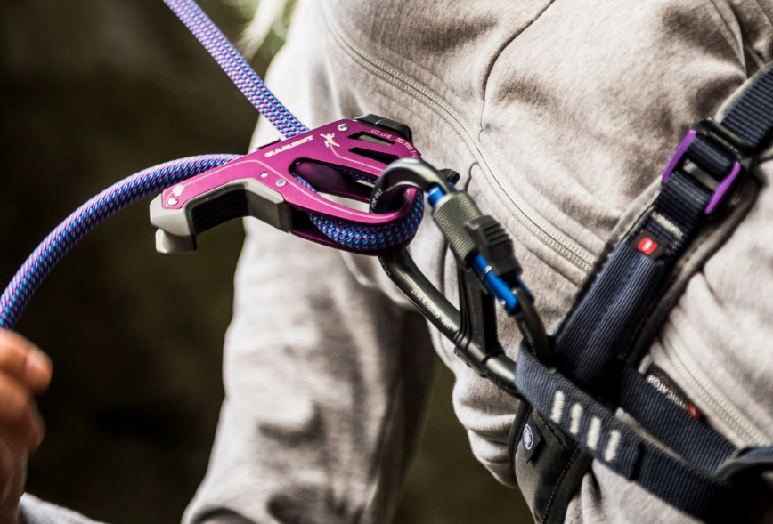 how to choose a belay device how to choose a belay device