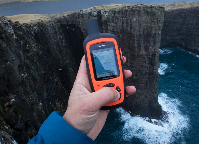 hiking tracker SOS feature hiking tracker SOS feature